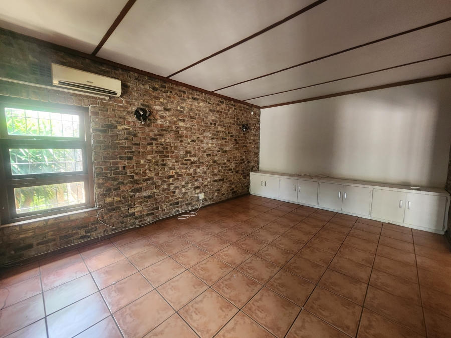 To Let 3 Bedroom Property for Rent in Riebeeckstad Free State